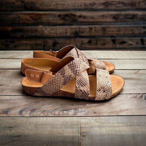 Women's Clarks Artisan Sandals Perri Dunes Snake Animal Print Size 8 - Picture 2 of 8